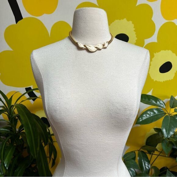 Vintage 1980s Lead Motif Gold Tone Enamel Flexible Snake Chain Collar Necklace - Picture 5 of 7